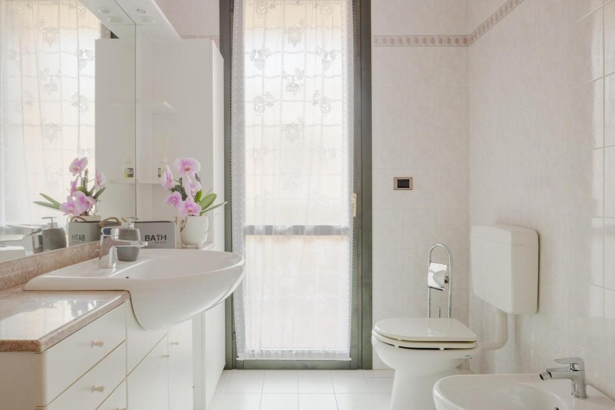Casa Louise - Appartamento Don Bedetti Bologna Bagian luar foto