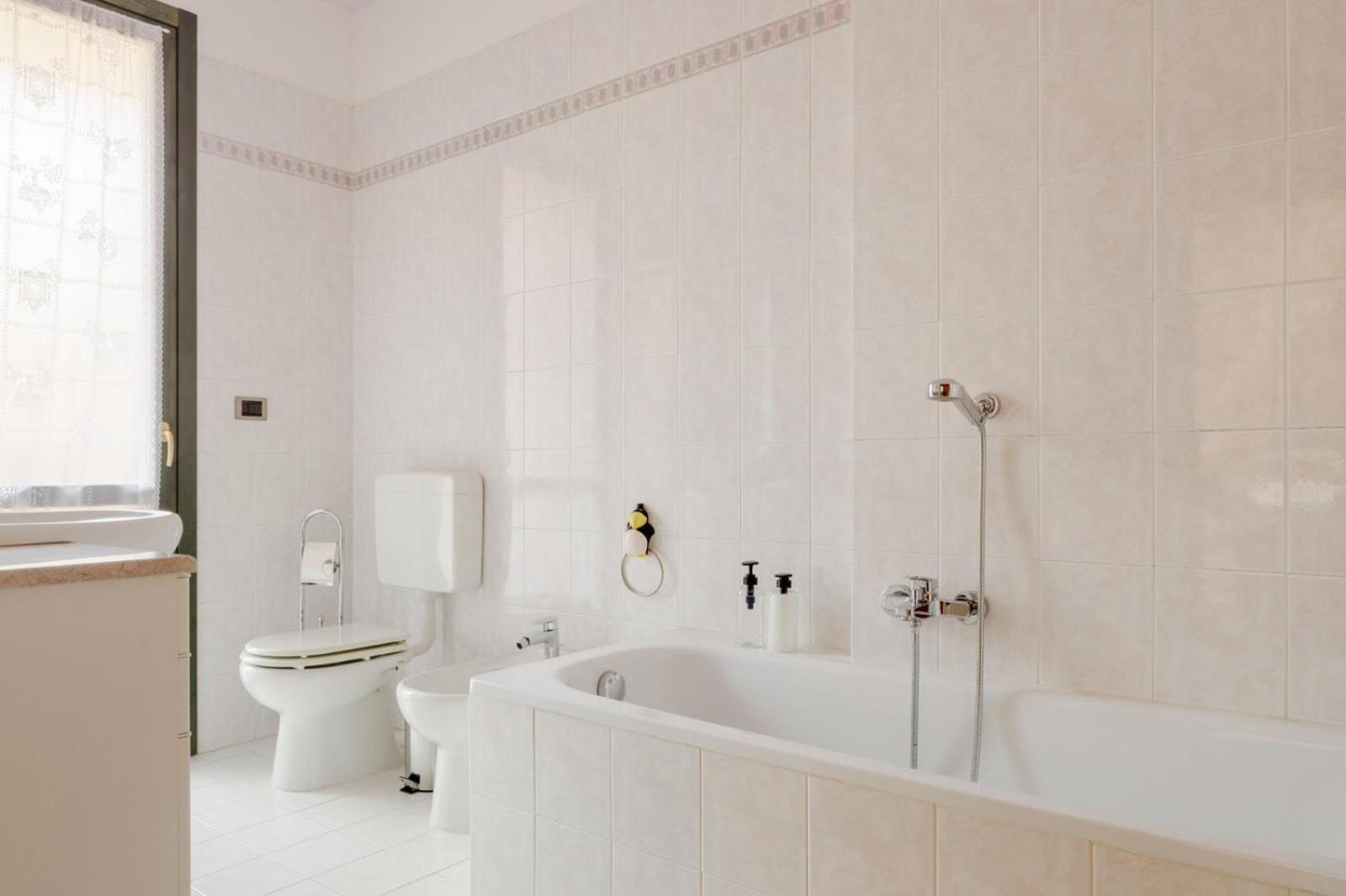 Casa Louise - Appartamento Don Bedetti Bologna Bagian luar foto
