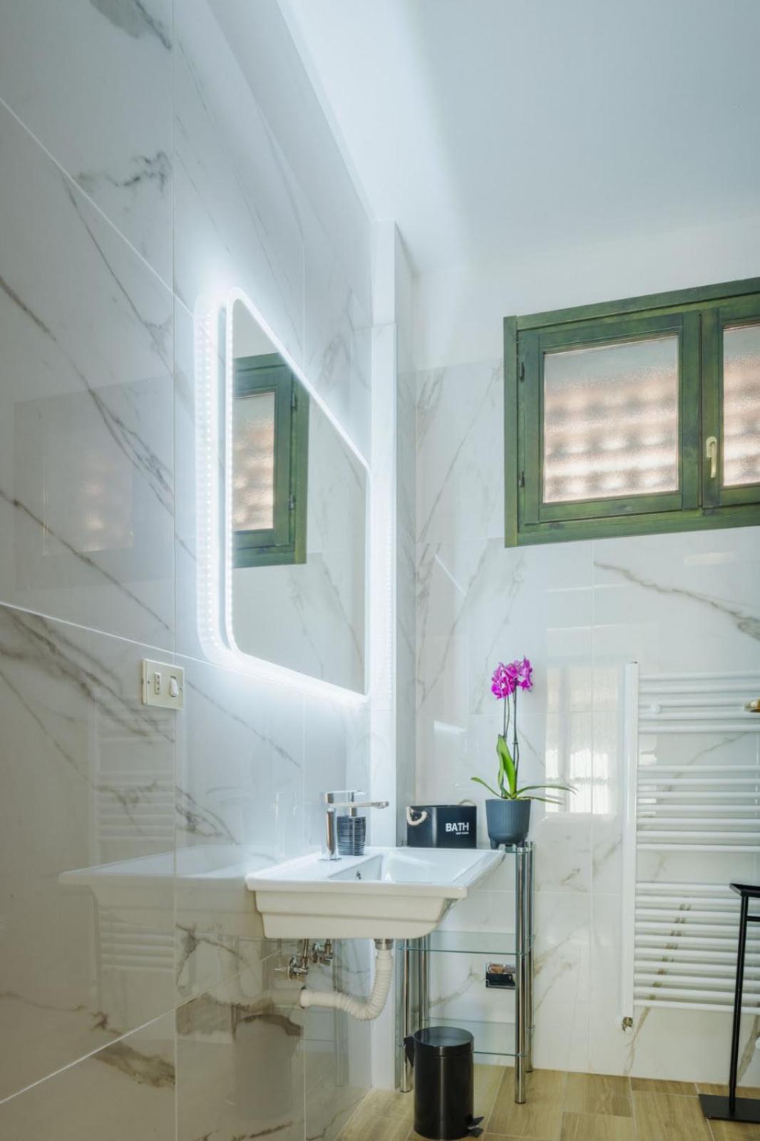 Casa Louise - Appartamento Don Bedetti Bologna Bagian luar foto